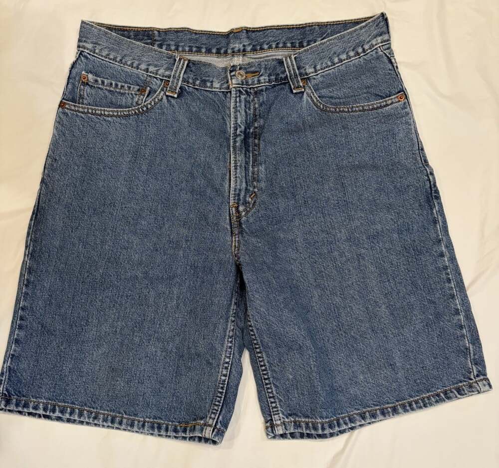 Levi's 550 Denim Shorts Men's 36x9 Blue Medium Wash Relaxed Fit